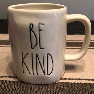 RAE DUNN “be kind” mug